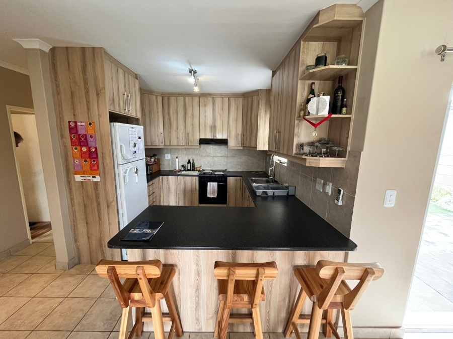 To Let 3 Bedroom Property for Rent in Zonnendal Western Cape